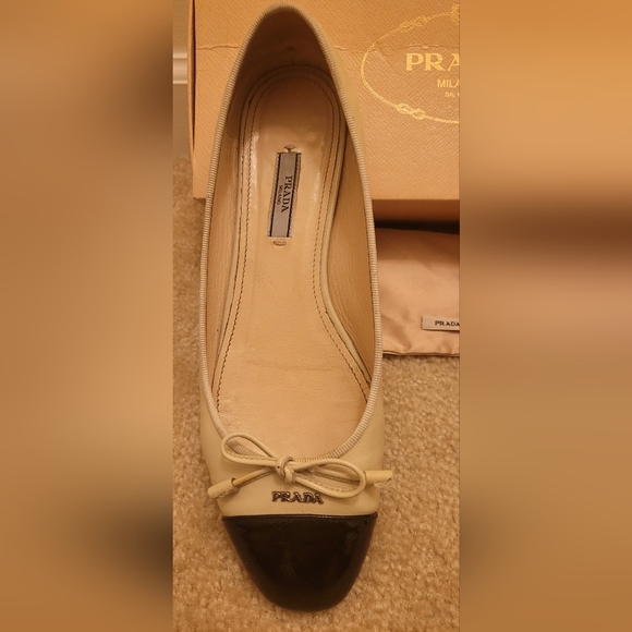 PRADA Black and Cream Cap Toe Ballet Flats, size 9/39.5 - Picture 3 of 3
